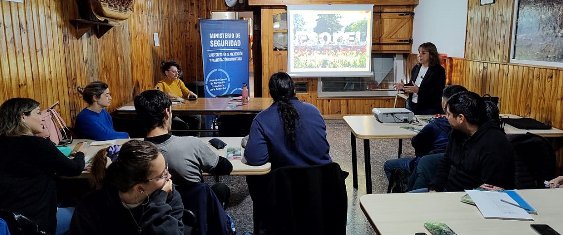 Capacitación en Turismo a los futuros preventores en seguridad comunitaria  | Municipalidad de Esquel